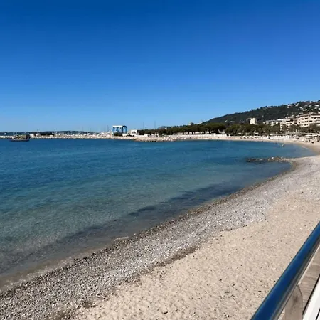 - Vue Clim Parking Privé * Golfe Juan